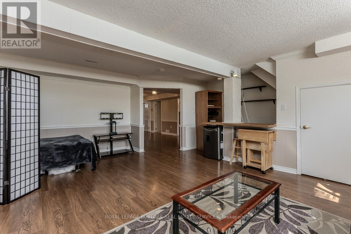 2074 Mountain Grove Avenue, Burlington, Ontario  L7P 2H9 - Photo 26 - W12939530