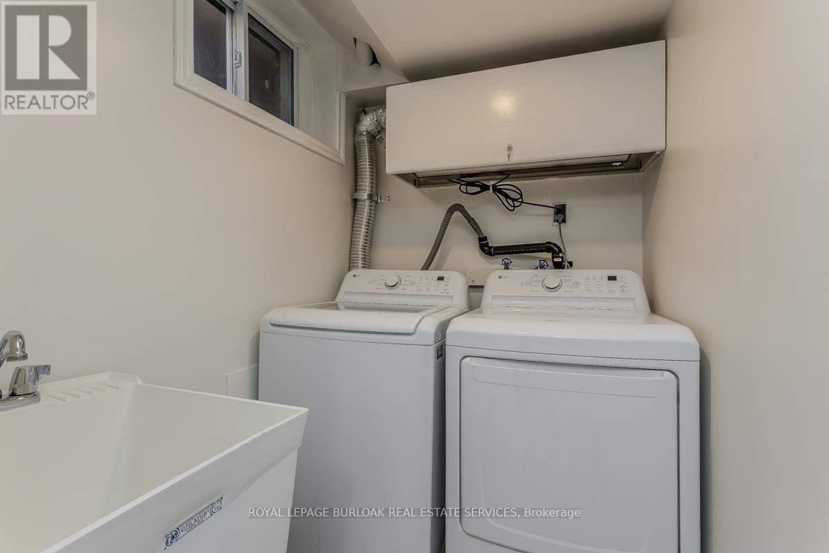 2074 Mountain Grove Avenue, Burlington, Ontario  L7P 2H9 - Photo 30 - W12939530