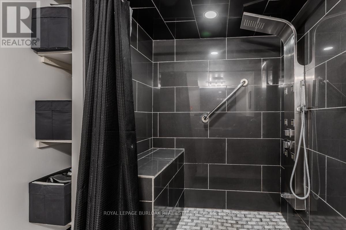 2074 Mountain Grove Avenue, Burlington, Ontario  L7P 2H9 - Photo 33 - W12939530