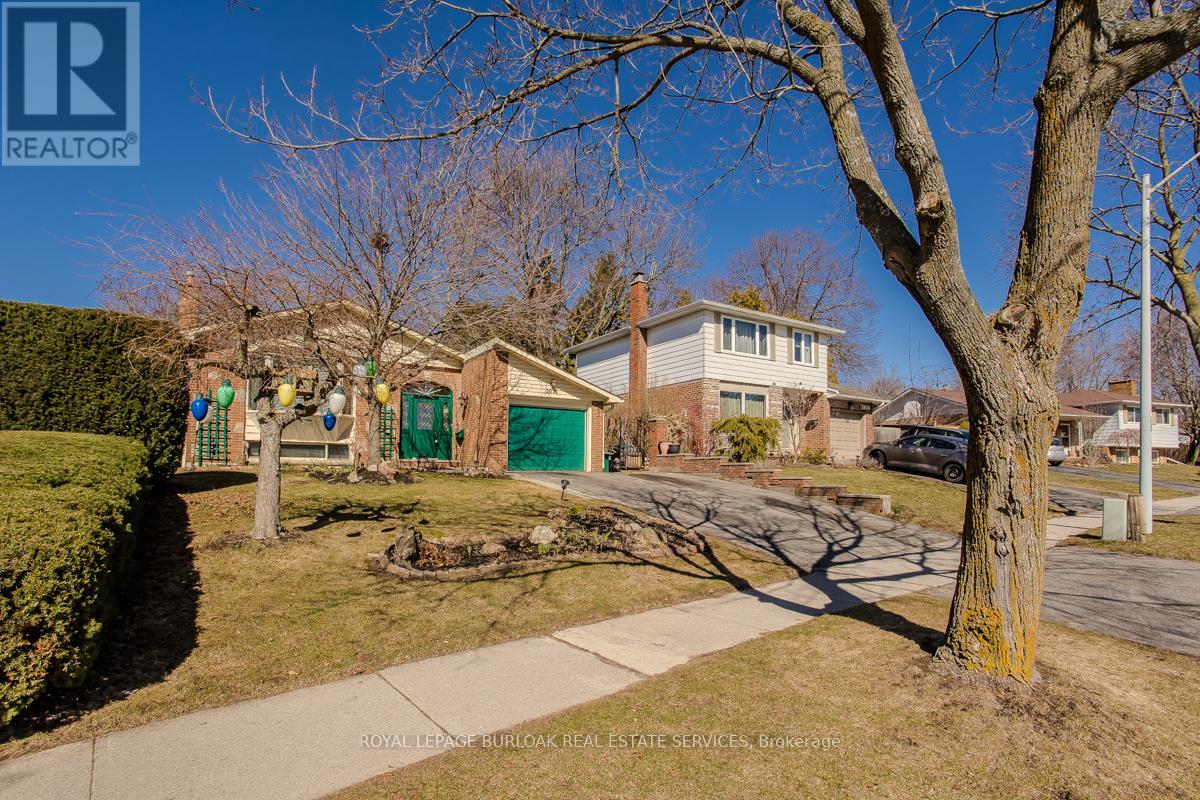 2074 Mountain Grove Avenue, Burlington, Ontario  L7P 2H9 - Photo 37 - W12939530