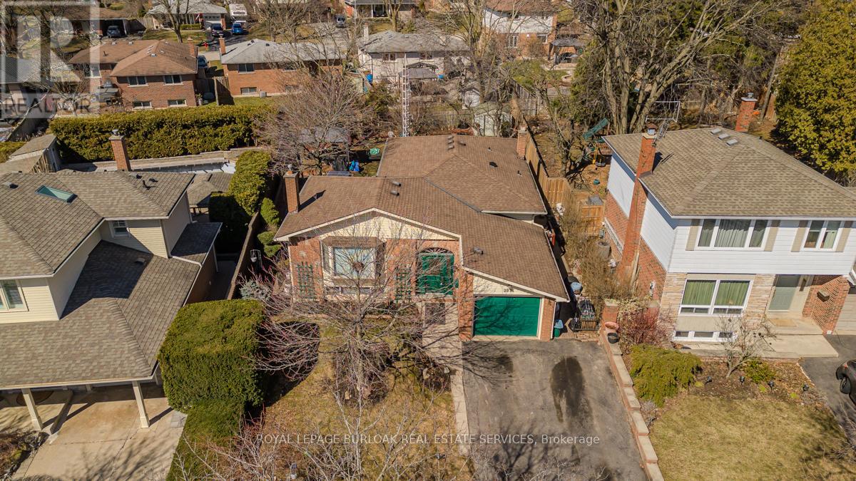 2074 Mountain Grove Avenue, Burlington, Ontario  L7P 2H9 - Photo 38 - W12939530