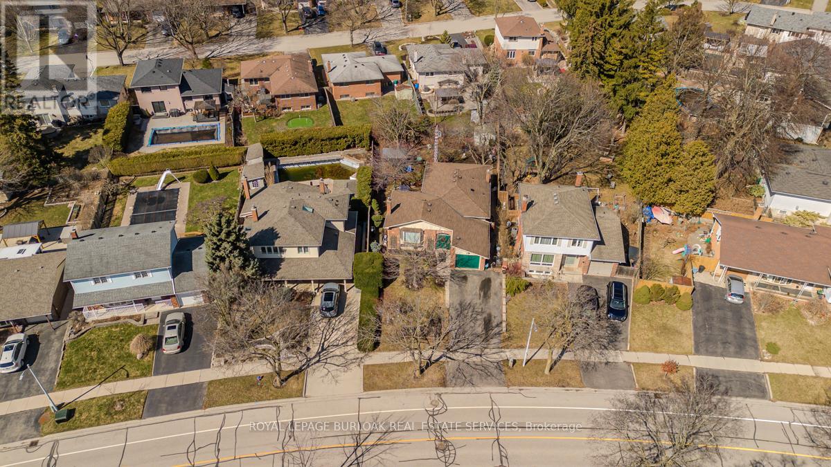 2074 Mountain Grove Avenue, Burlington, Ontario  L7P 2H9 - Photo 39 - W12939530