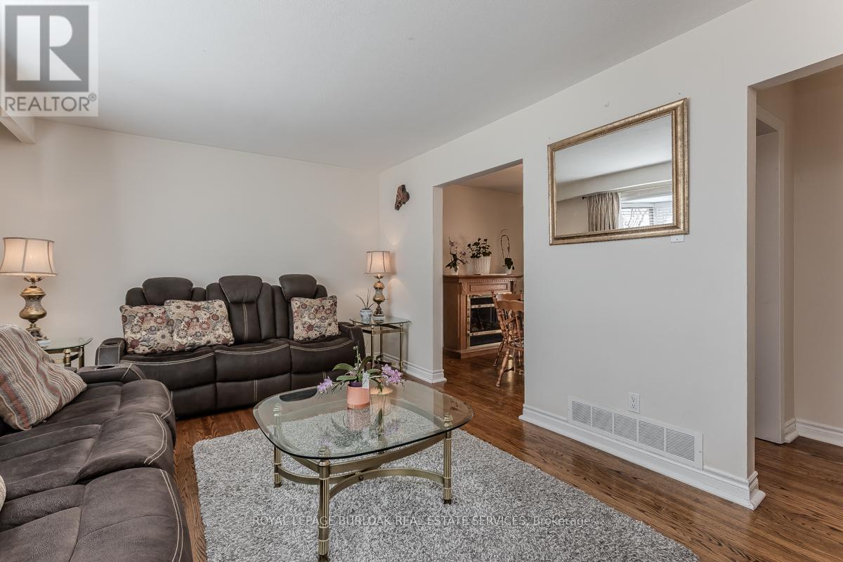 2074 Mountain Grove Avenue, Burlington, Ontario  L7P 2H9 - Photo 7 - W12939530