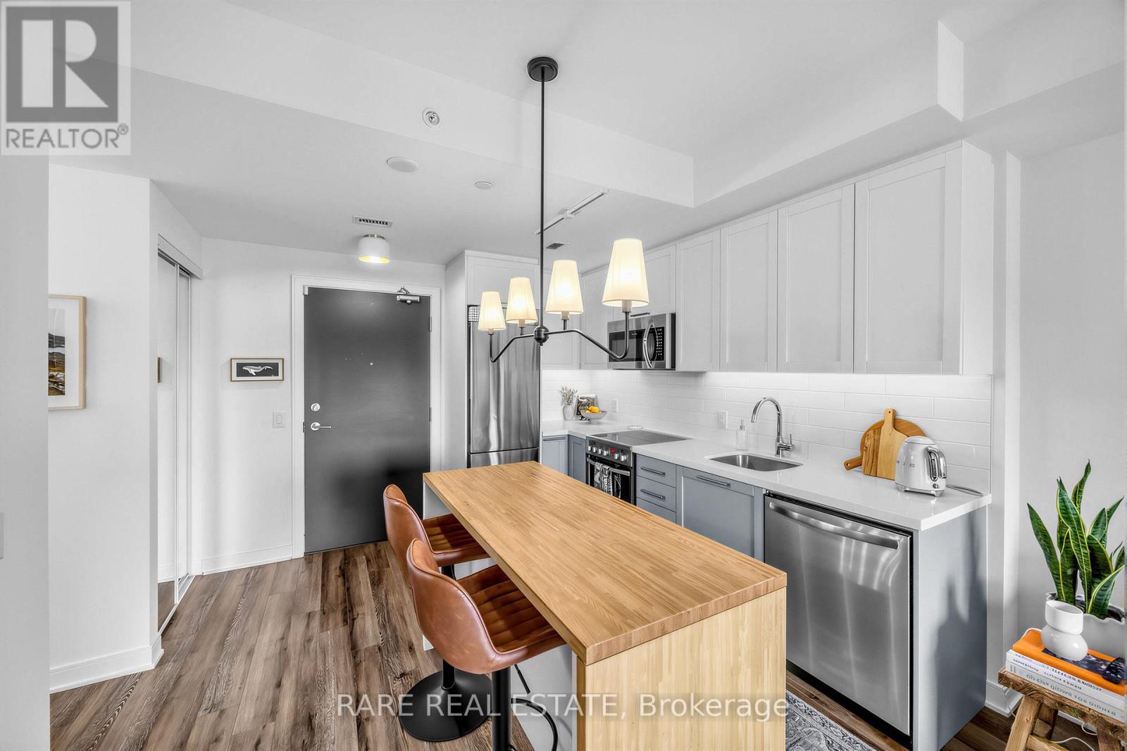 403 - 1 Neighbourhood Lane, Toronto, Ontario  M8Y 0C2 - Photo 7 - W12939550