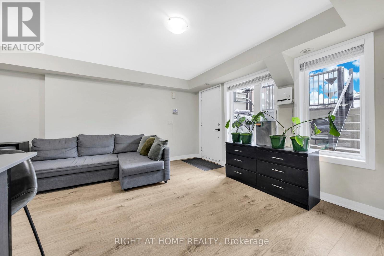 5 - 181 William Duncan Road, Toronto, Ontario  M3K 0B7 - Photo 5 - W12939606