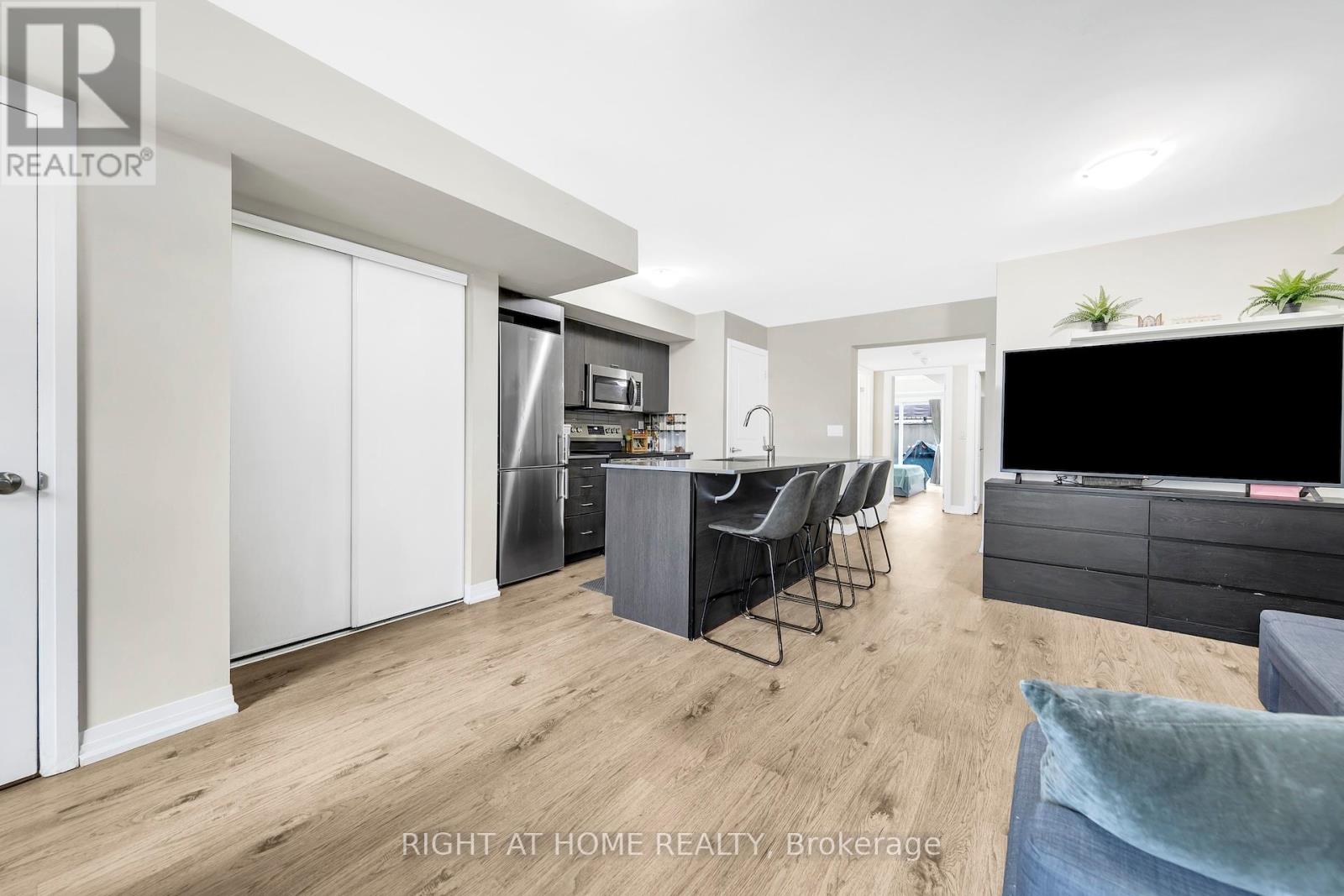 5 - 181 William Duncan Road, Toronto, Ontario  M3K 0B7 - Photo 6 - W12939606