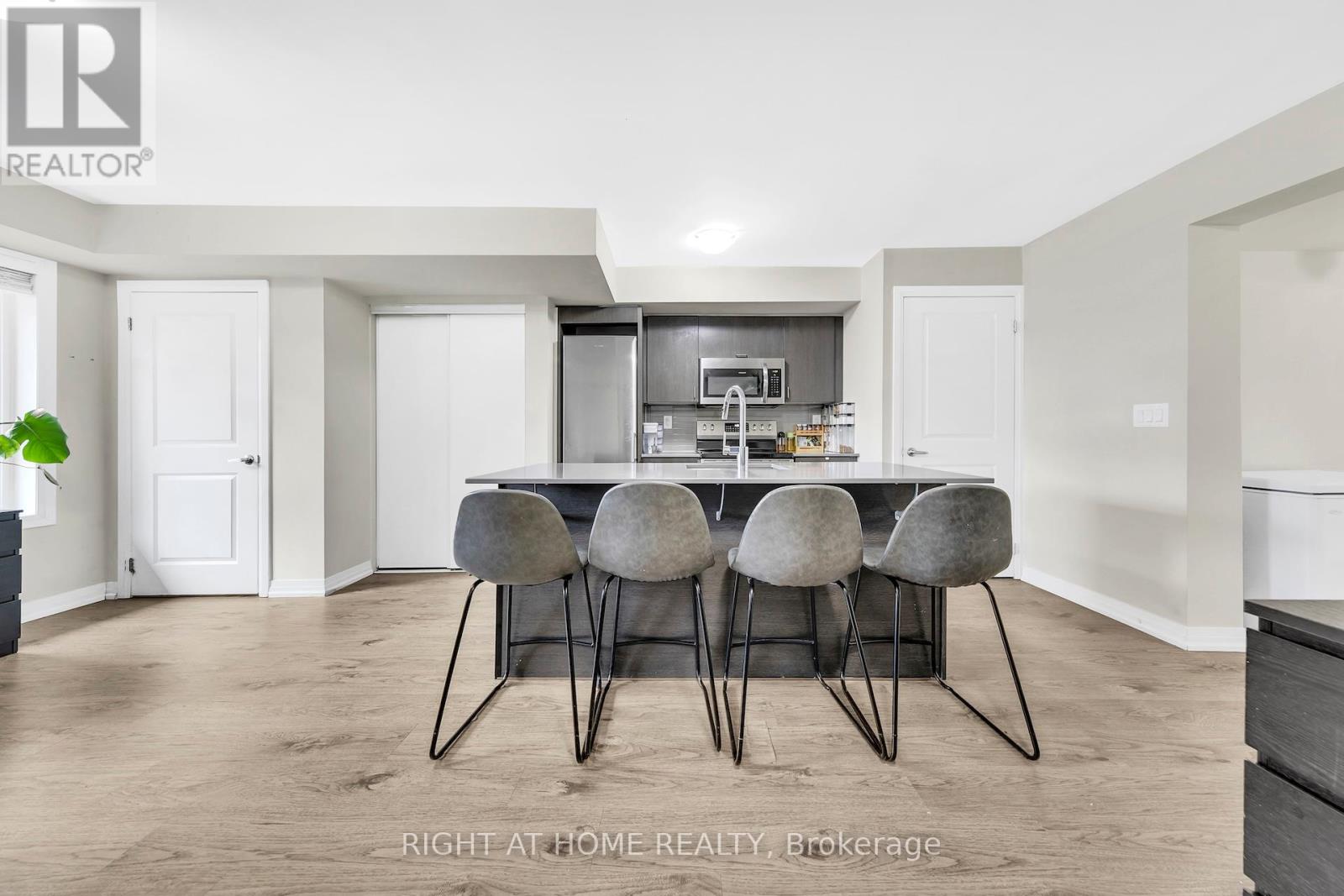 5 - 181 William Duncan Road, Toronto, Ontario  M3K 0B7 - Photo 8 - W12939606