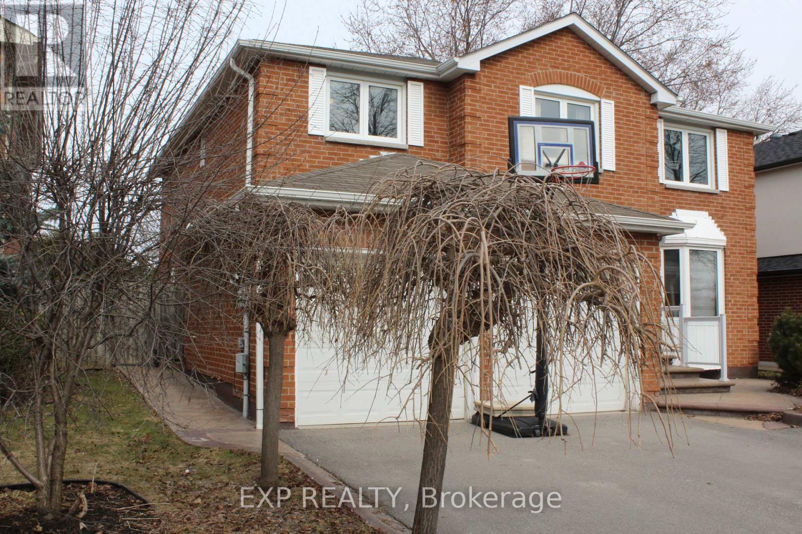 48 Howell Street, Brampton, Ontario  L6Y 3H8 - Photo 2 - W12939630