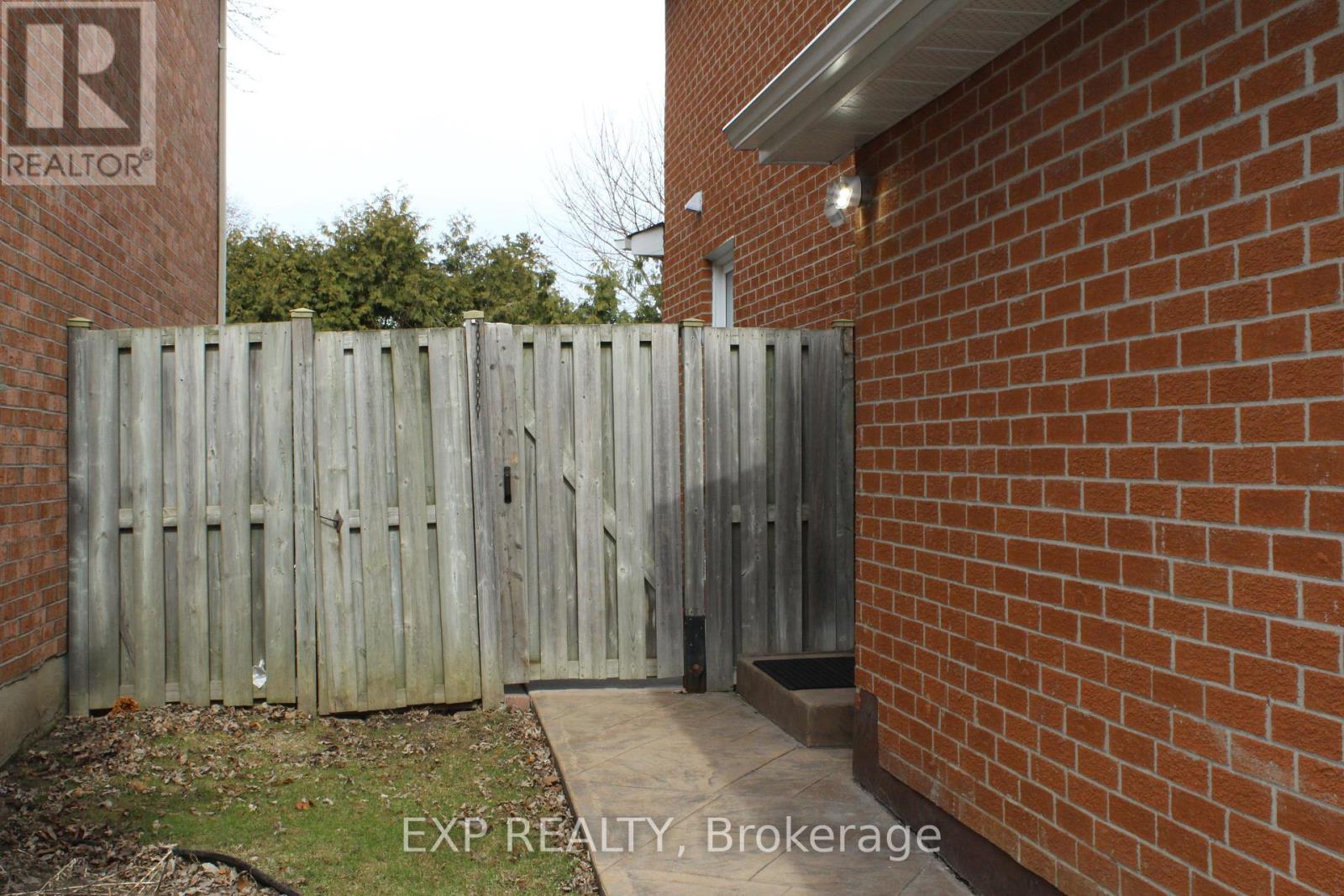 48 Howell Street, Brampton, Ontario  L6Y 3H8 - Photo 3 - W12939630