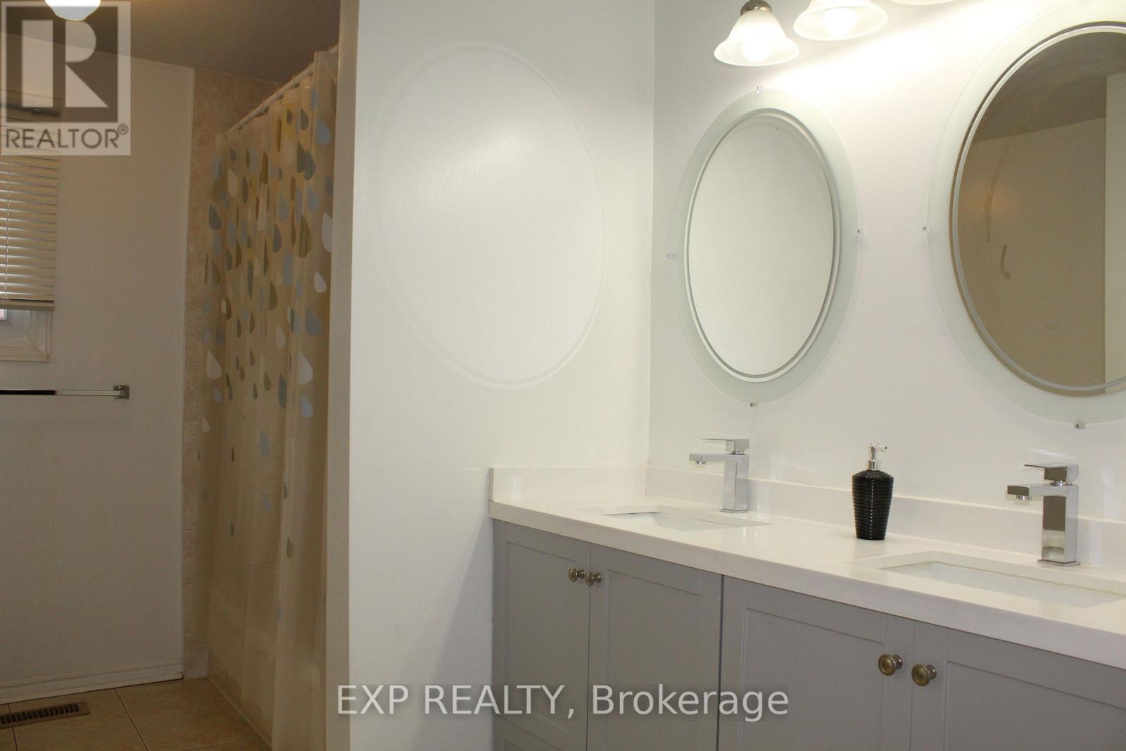 48 Howell Street, Brampton, Ontario  L6Y 3H8 - Photo 39 - W12939630