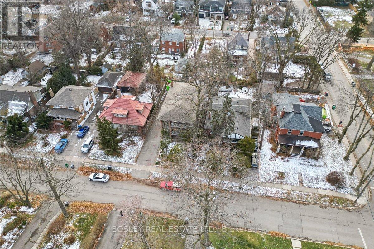 24 Oakwood Avenue N, Mississauga, Ontario  L5G 3L7 - Photo 19 - W12939670