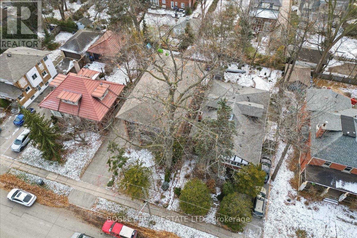 24 Oakwood Avenue N, Mississauga, Ontario  L5G 3L7 - Photo 20 - W12939670