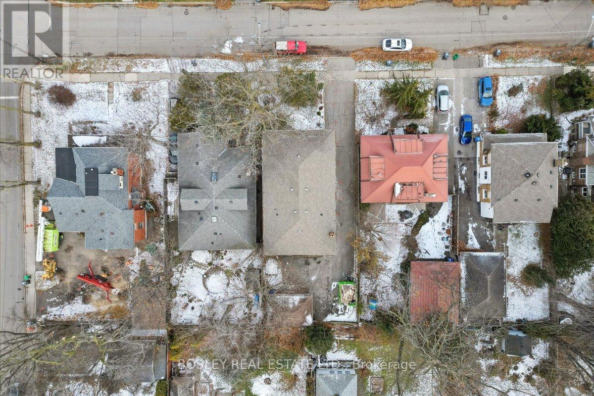 24 Oakwood Avenue N, Mississauga, Ontario  L5G 3L7 - Photo 32 - W12939670