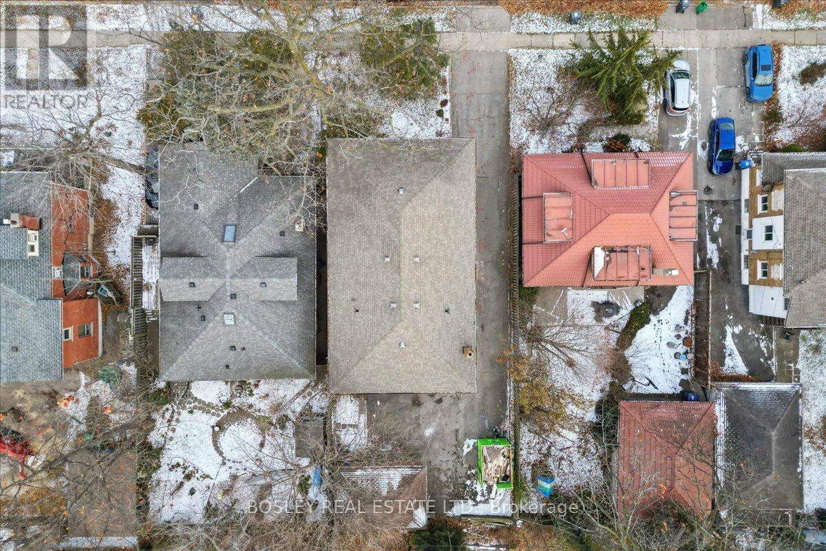 24 Oakwood Avenue N, Mississauga, Ontario  L5G 3L7 - Photo 33 - W12939670