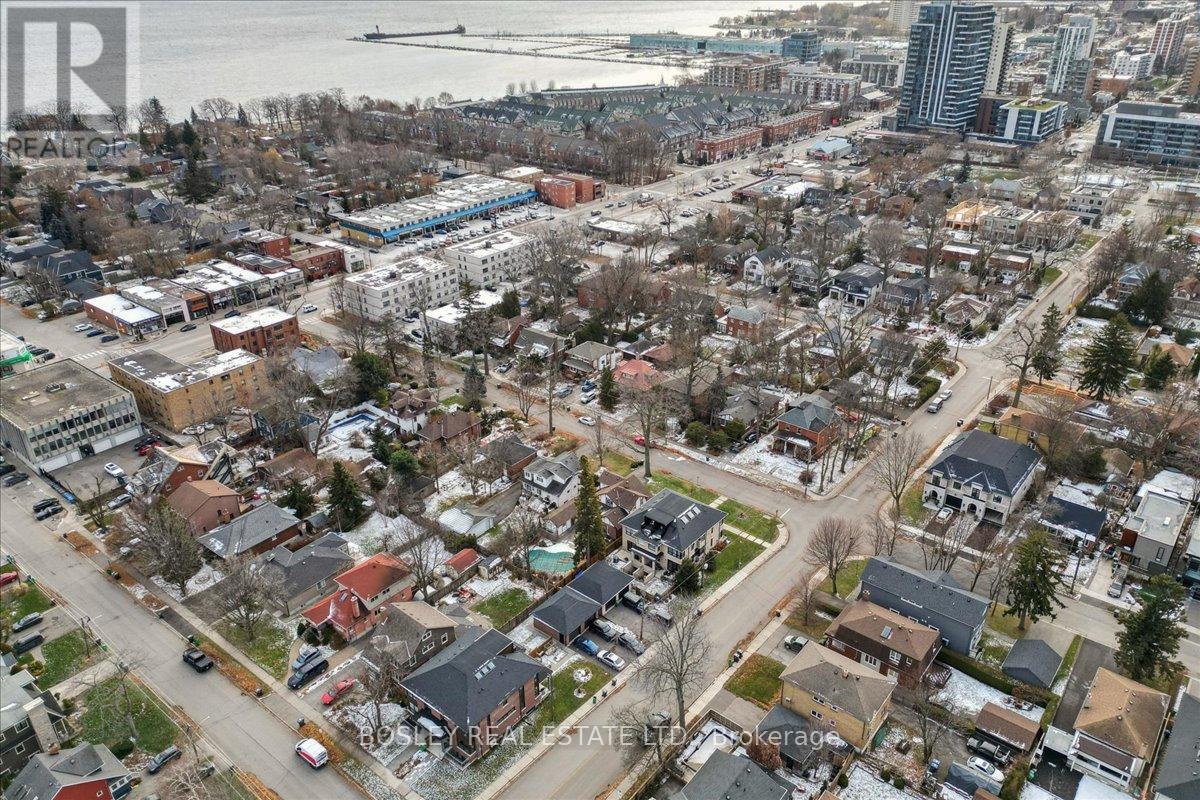 24 Oakwood Avenue N, Mississauga, Ontario  L5G 3L7 - Photo 41 - W12939670