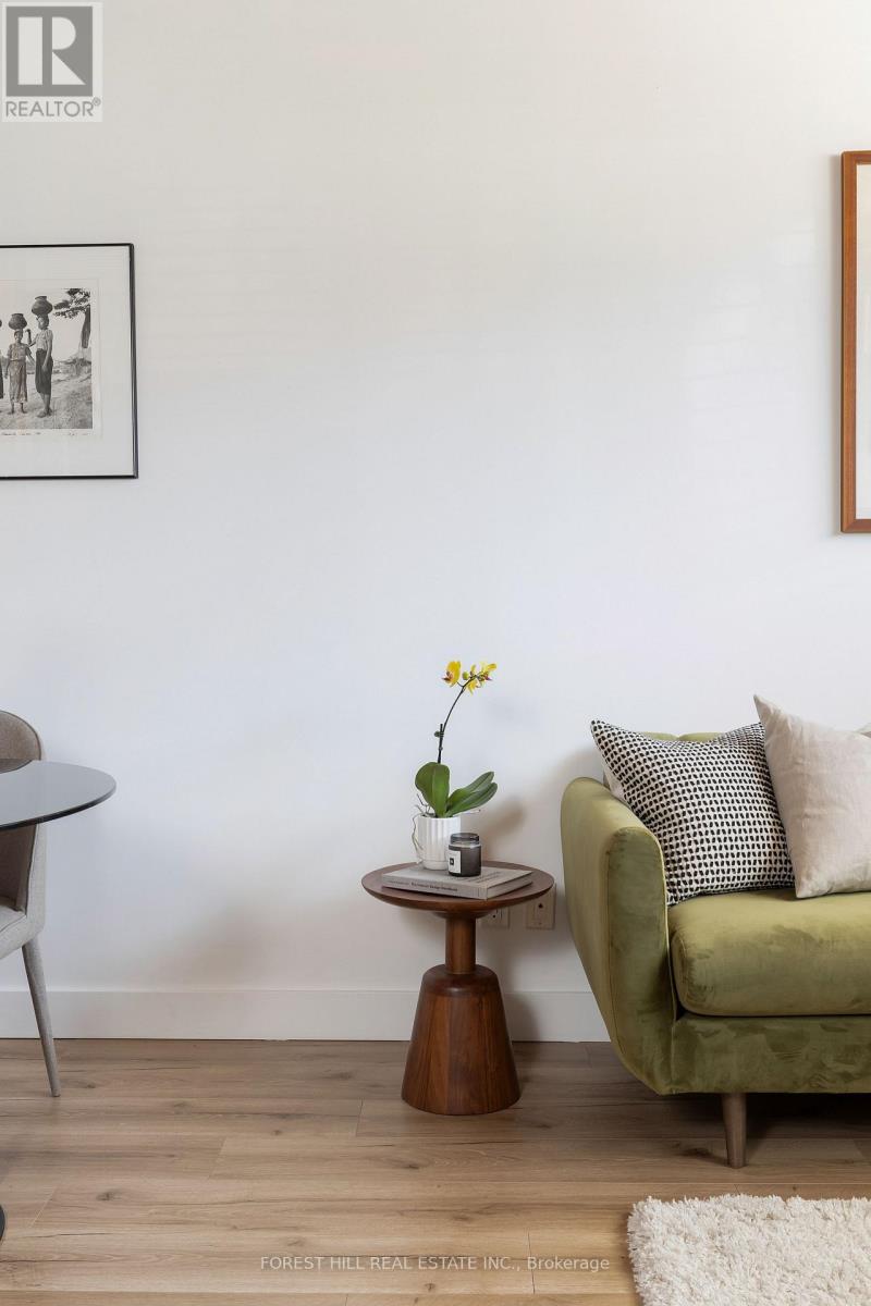 105 - 2154 DUNDAS STREET W Toronto (Roncesvalles), ON M6R 1X3