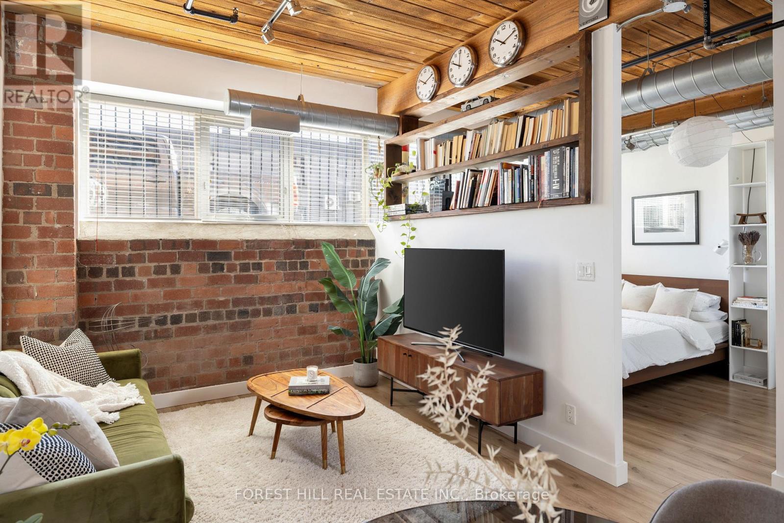 105 - 2154 DUNDAS STREET W Toronto (Roncesvalles), ON M6R 1X3