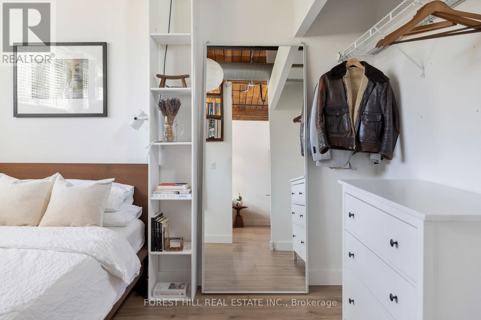 105 - 2154 DUNDAS STREET W Toronto (Roncesvalles), ON M6R 1X3