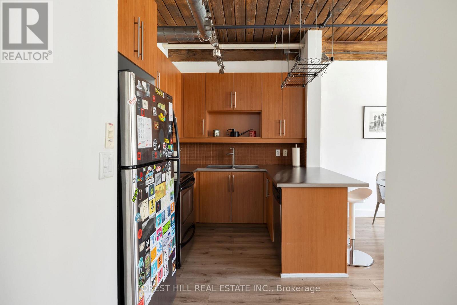 105 - 2154 DUNDAS STREET W Toronto (Roncesvalles), ON M6R 1X3