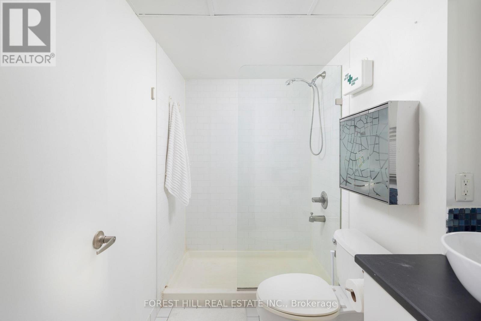 105 - 2154 Dundas Street W, Toronto, Ontario  M6R 1X3 - Photo 29 - W12939732