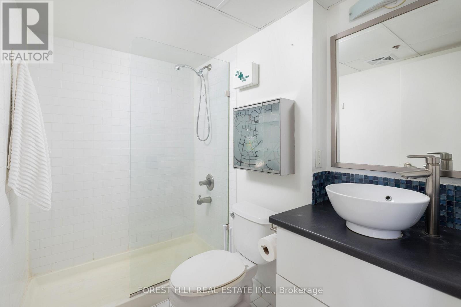 105 - 2154 Dundas Street W, Toronto, Ontario  M6R 1X3 - Photo 30 - W12939732