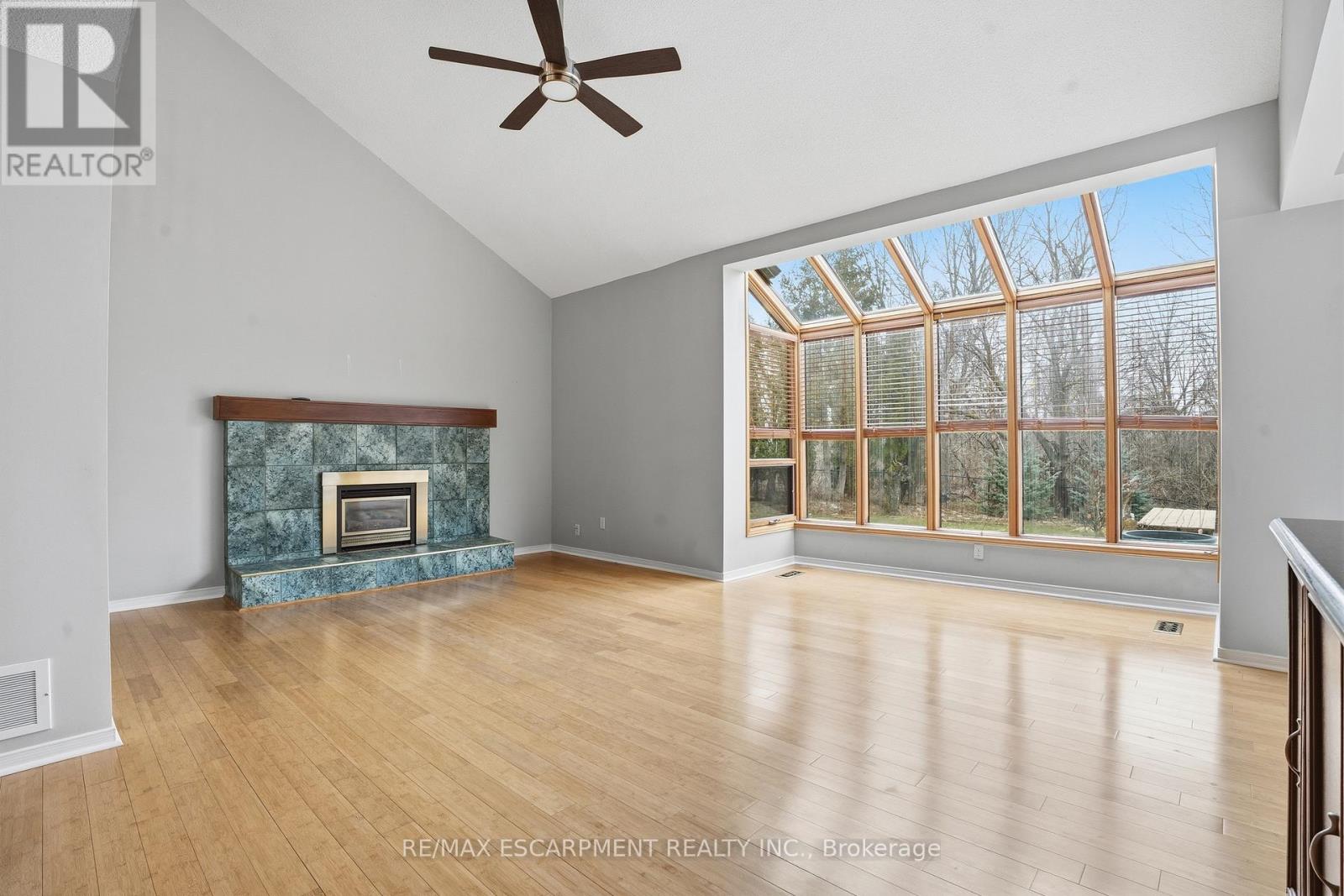 2097 Edgebank Court, Burlington, Ontario  L7M 2S8 - Photo 13 - W12939772