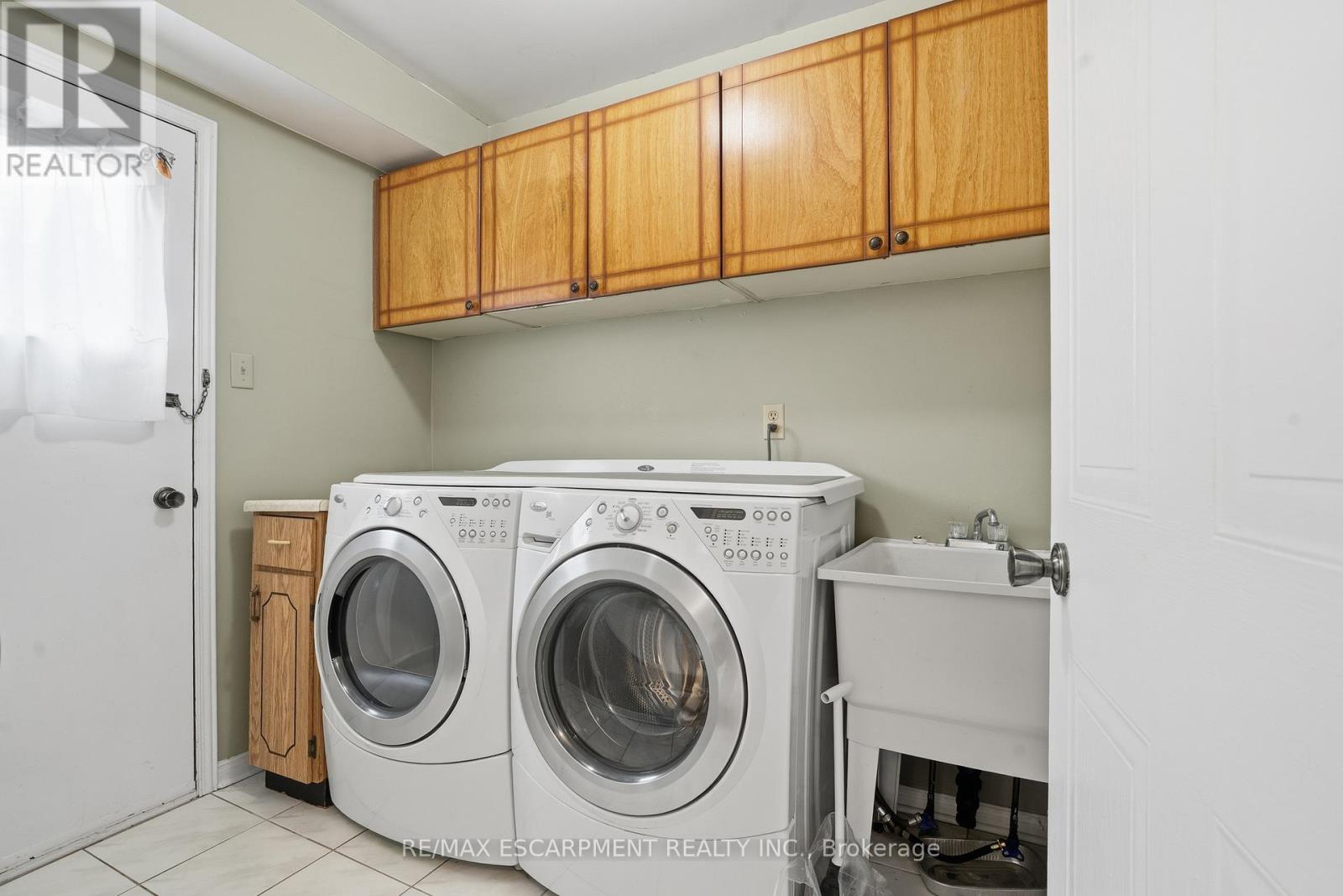 2097 Edgebank Court, Burlington, Ontario  L7M 2S8 - Photo 14 - W12939772