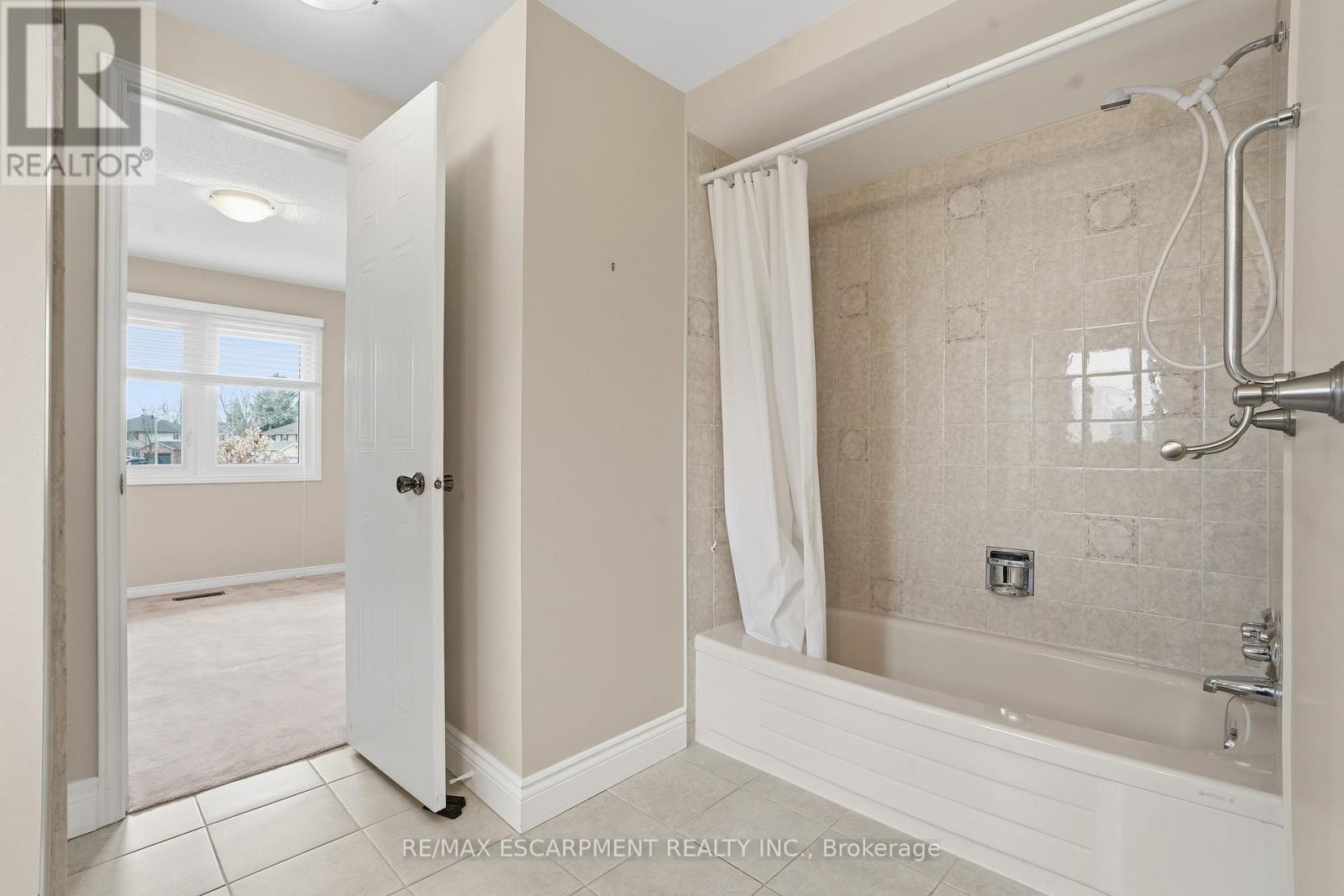 2097 Edgebank Court, Burlington, Ontario  L7M 2S8 - Photo 21 - W12939772