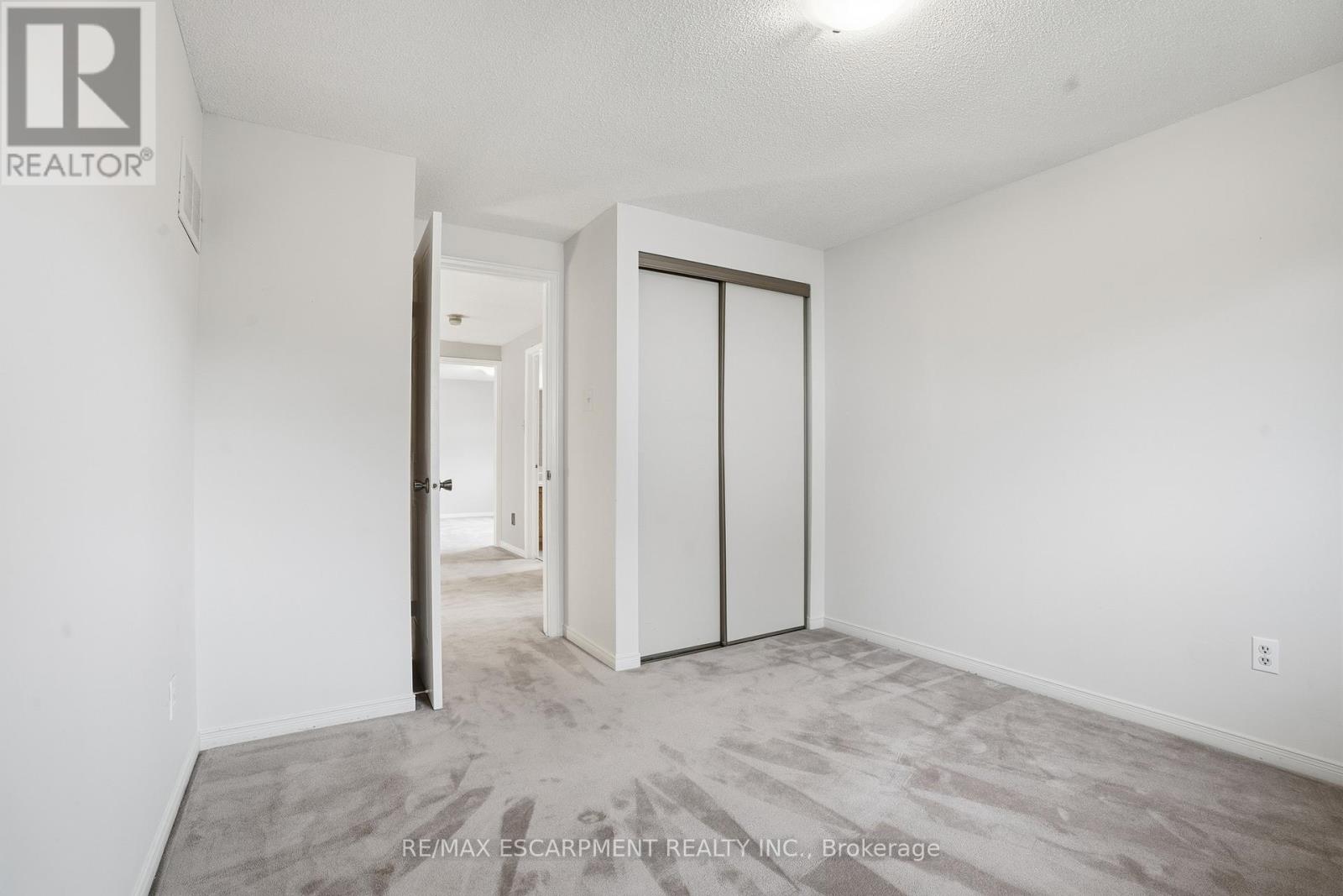 2097 Edgebank Court, Burlington, Ontario  L7M 2S8 - Photo 28 - W12939772