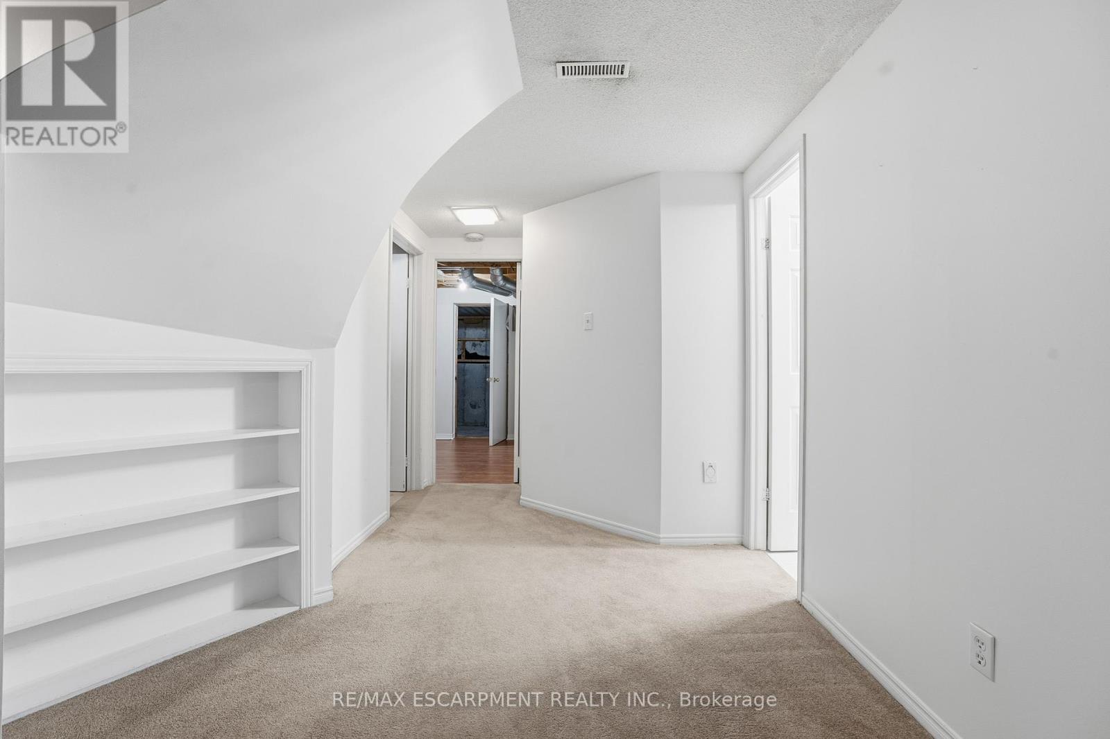 2097 Edgebank Court, Burlington, Ontario  L7M 2S8 - Photo 32 - W12939772