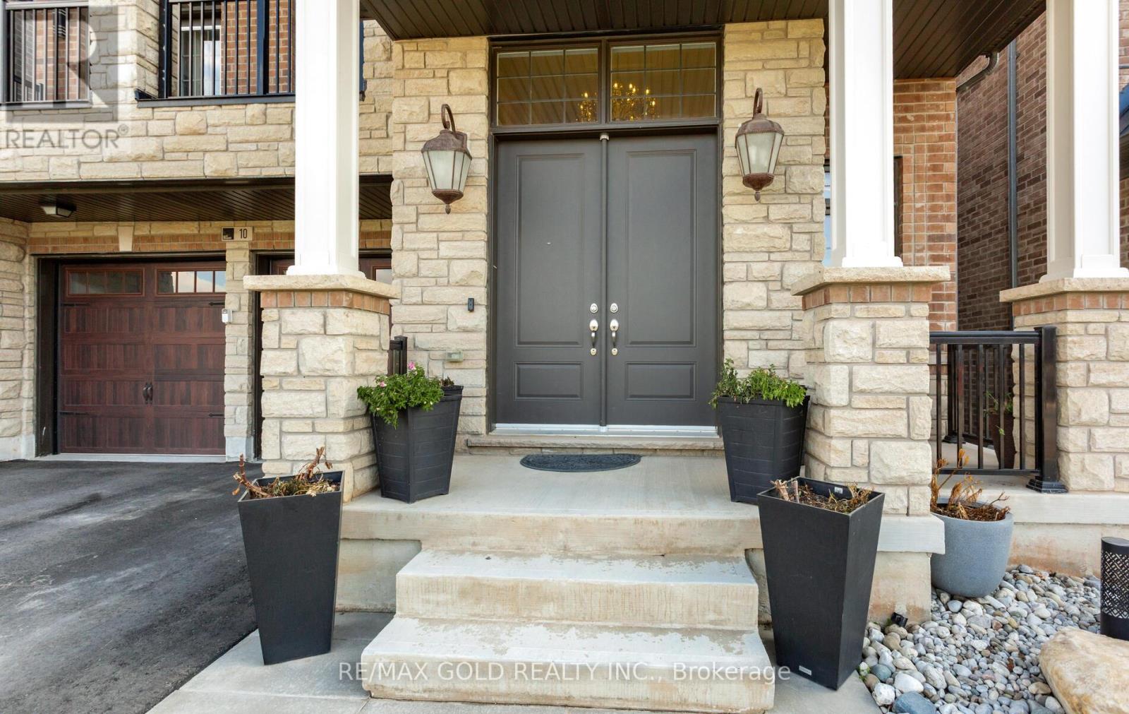 10 Settlers Road, Oakville, Ontario  L6H 0Y8 - Photo 3 - W12939794