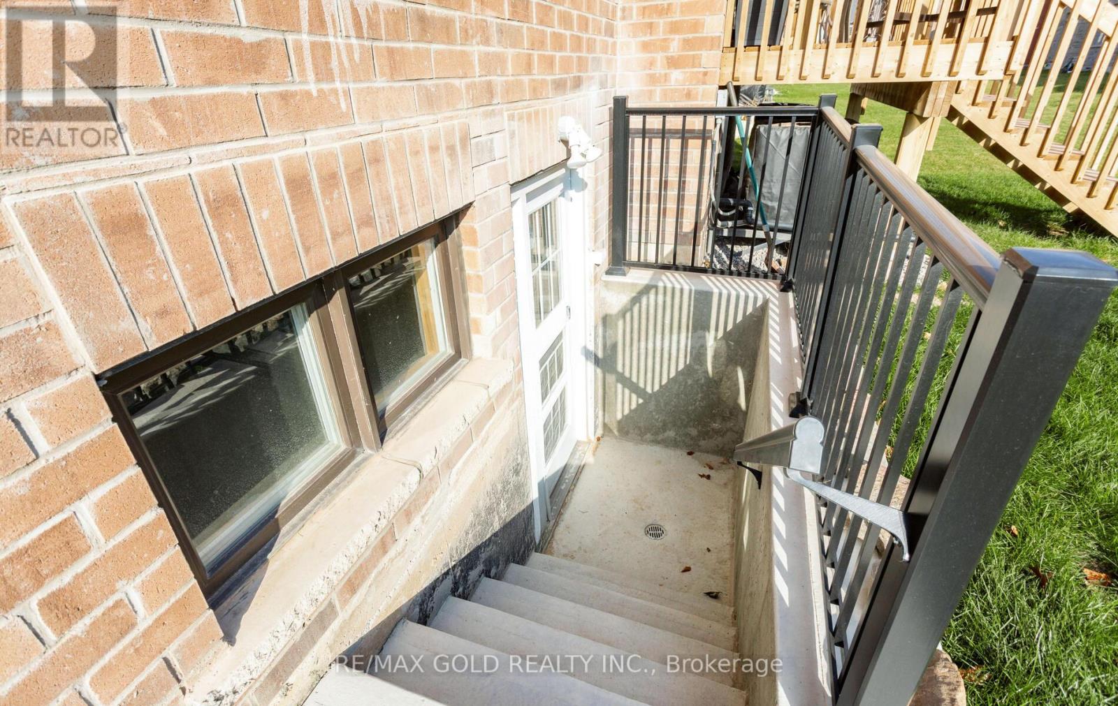 10 Settlers Road, Oakville, Ontario  L6H 0Y8 - Photo 43 - W12939794