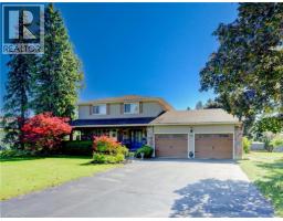 2 DEERFIELD Avenue, Petersburg, Ontario