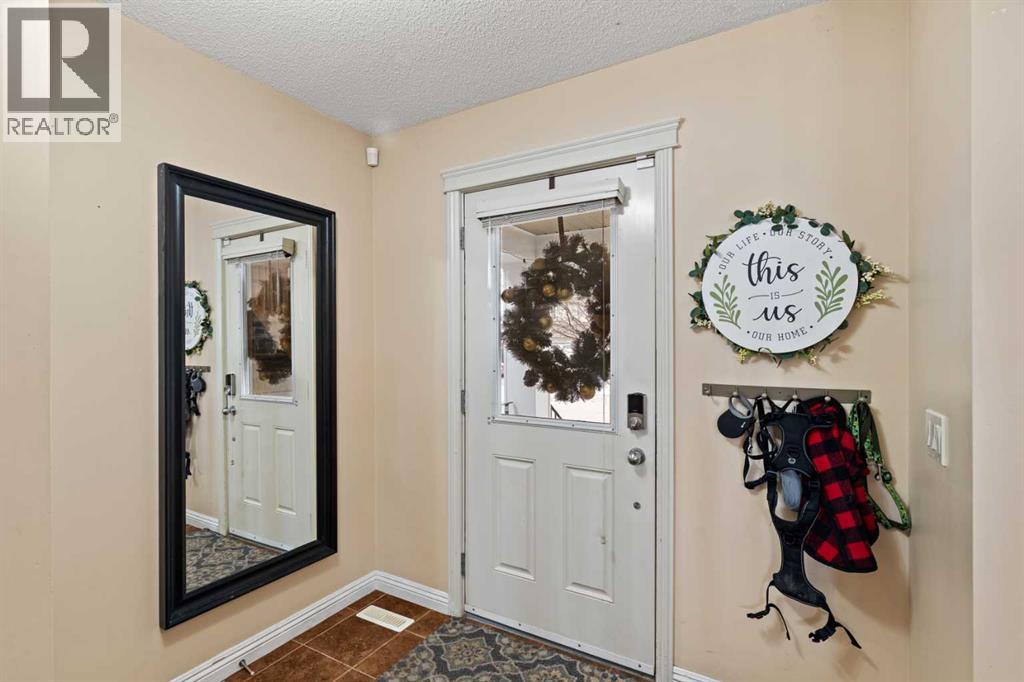 137 Copperleaf Bay SE, Calgary, Alberta  T2Z 0J2 - Photo 4 - A2285712