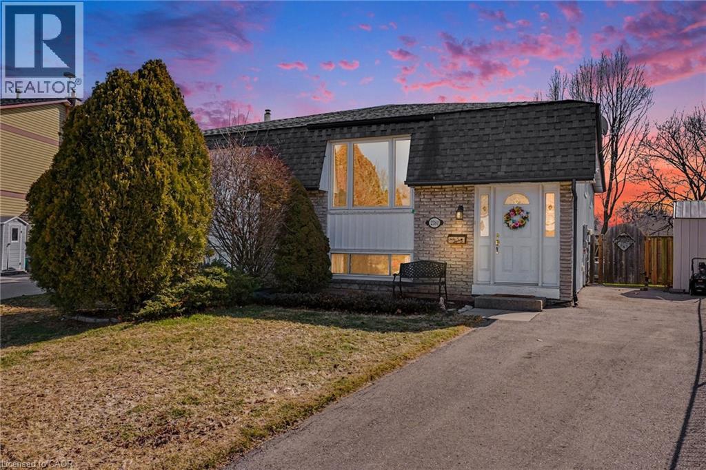 2381 MIDDLESMOOR Crescent, Burlington, Ontario