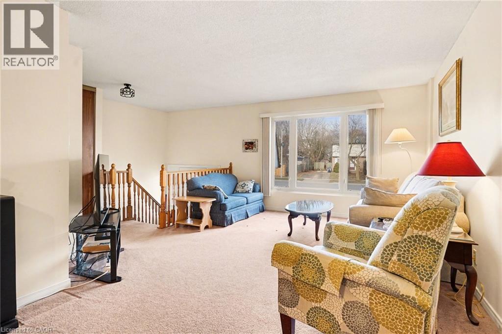 2381 Middlesmoor Crescent, Burlington, Ontario  L7P 3X4 - Photo 3 - 40815685