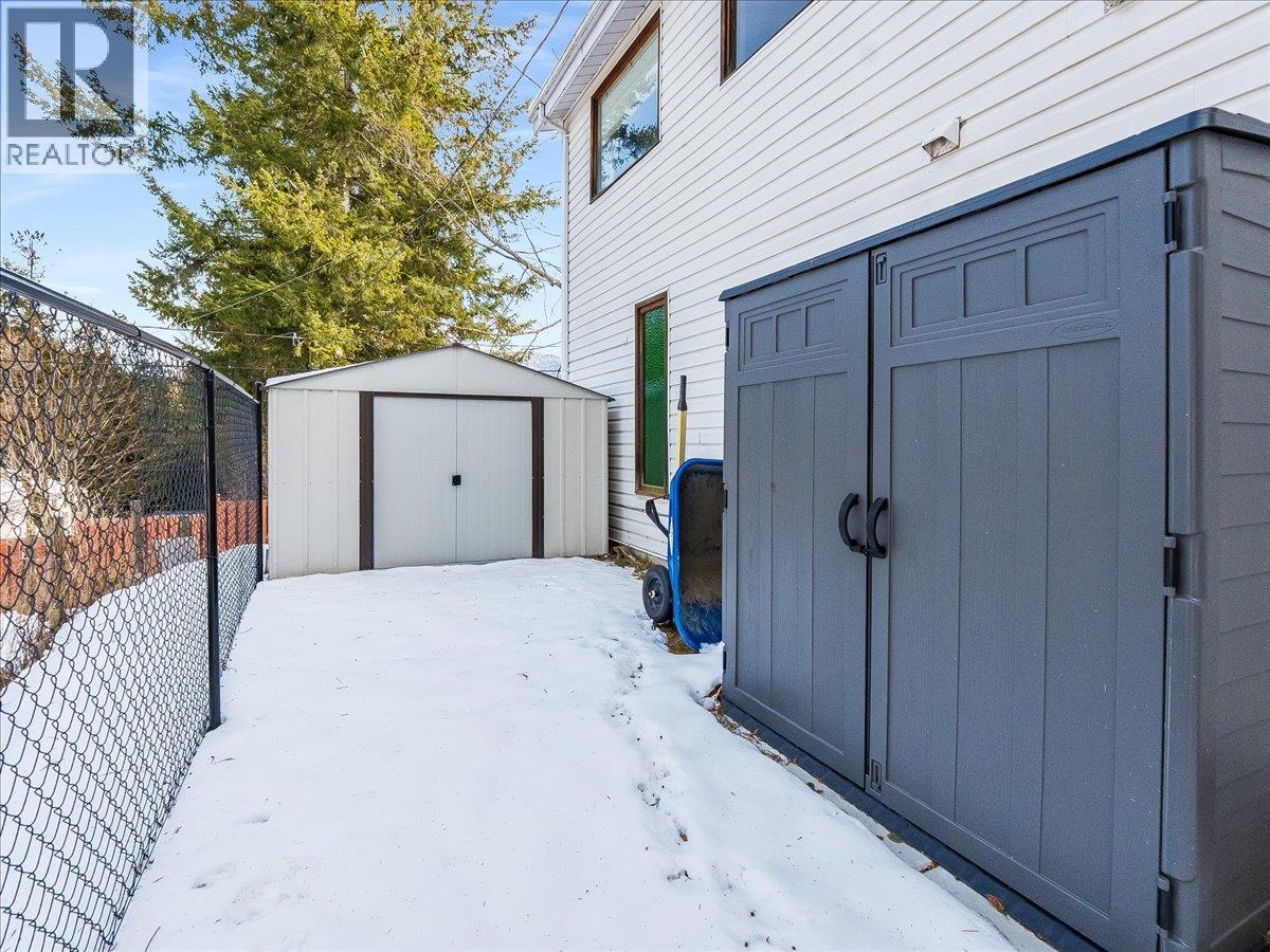 613 11th Avenue, Castlegar, British Columbia  V1N 1J7 - Photo 57 - 10369959