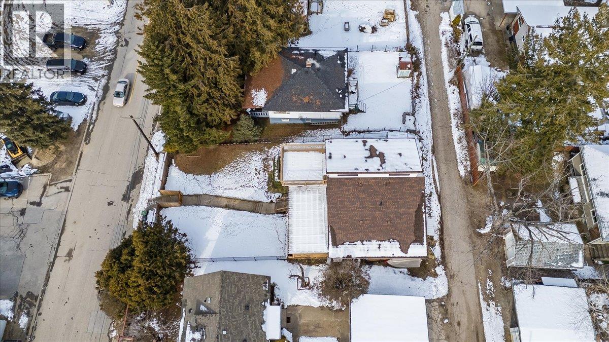 613 11th Avenue, Castlegar, British Columbia  V1N 1J7 - Photo 60 - 10369959