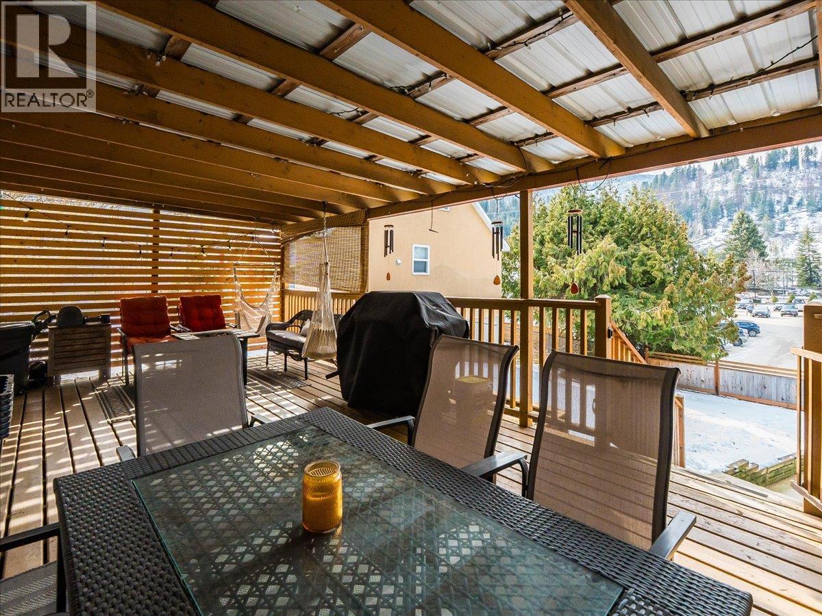 613 11th Avenue, Castlegar, British Columbia  V1N 1J7 - Photo 56 - 10369959