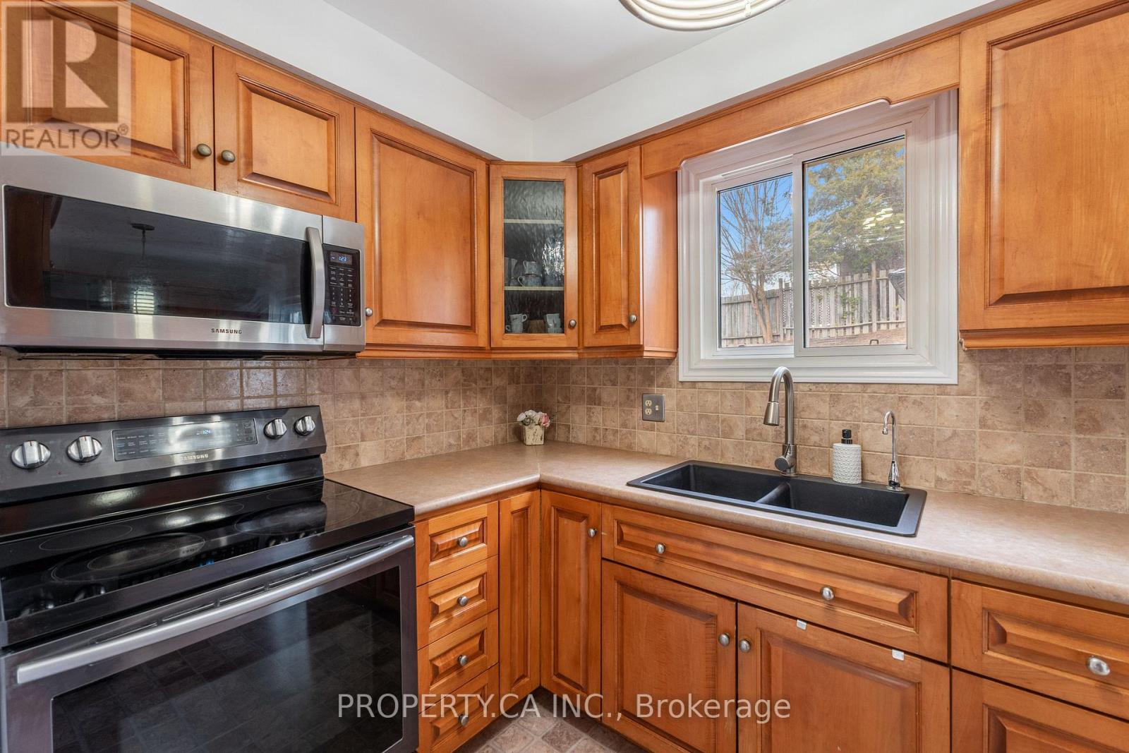 81 Stirling Macgregor Drive, Cambridge, Ontario  N1S 4P4 - Photo 12 - X12939418