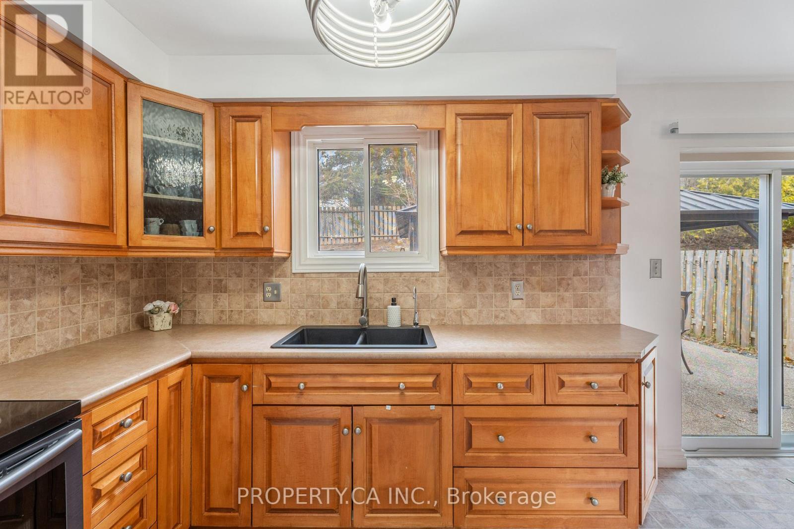 81 Stirling Macgregor Drive, Cambridge, Ontario  N1S 4P4 - Photo 13 - X12939418