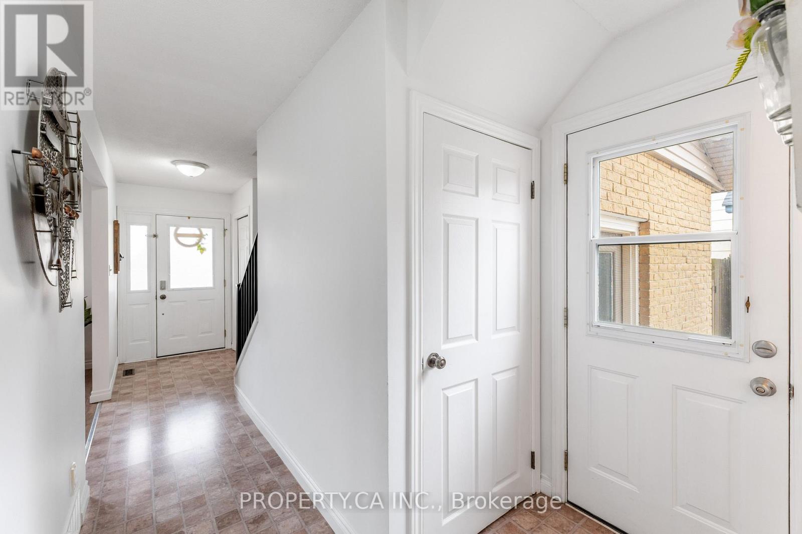 81 Stirling Macgregor Drive, Cambridge, Ontario  N1S 4P4 - Photo 15 - X12939418