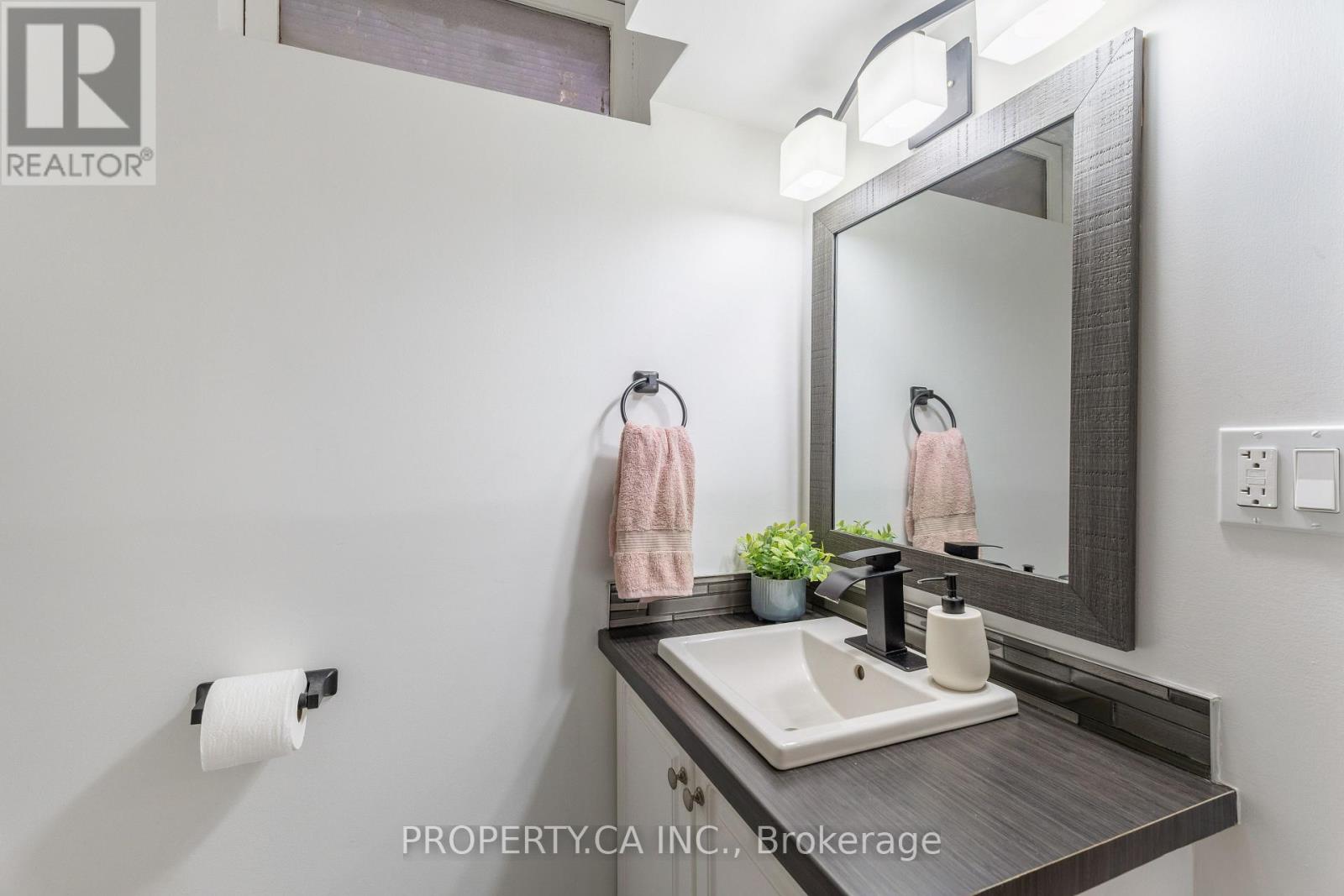 81 Stirling Macgregor Drive, Cambridge, Ontario  N1S 4P4 - Photo 36 - X12939418