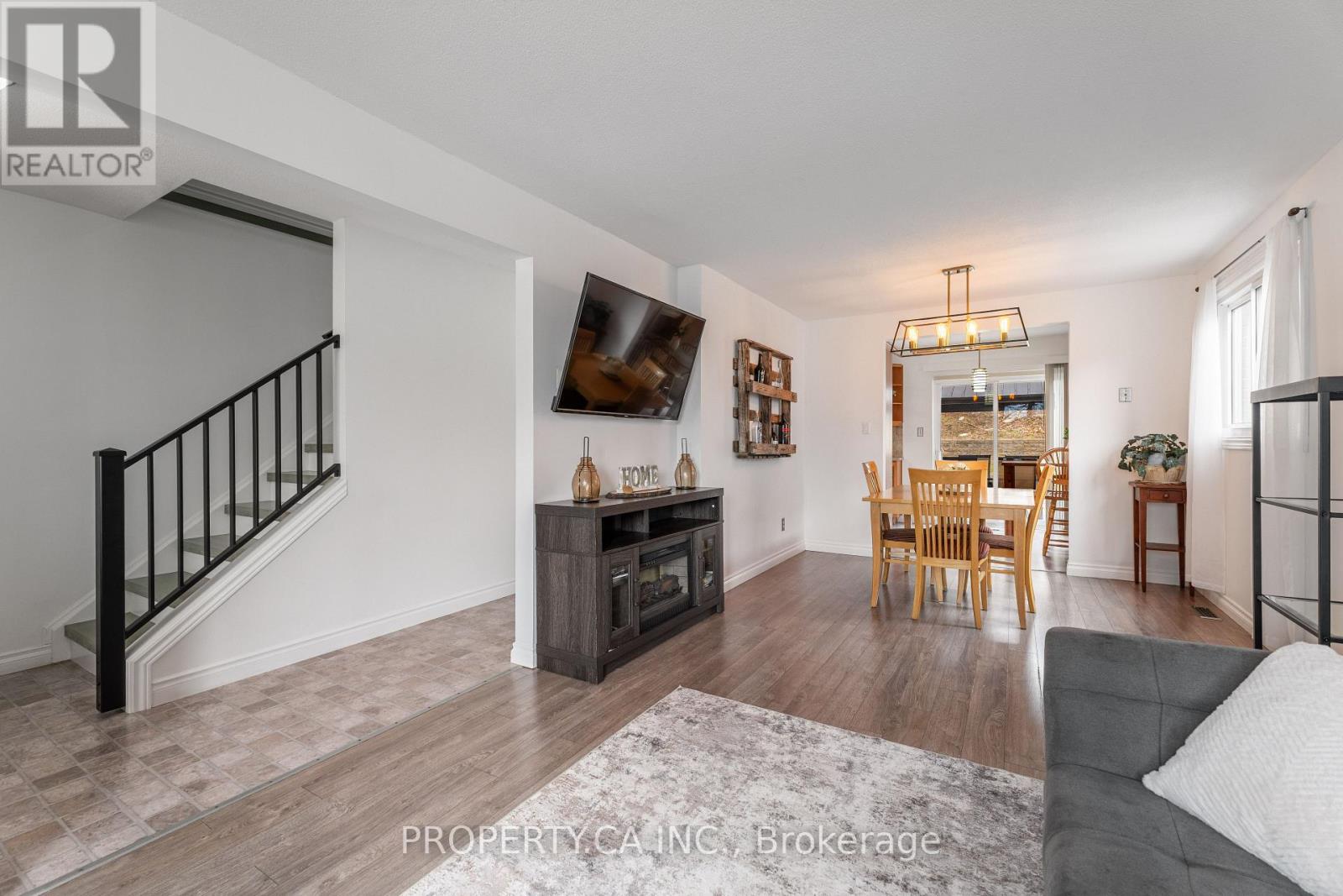 81 Stirling Macgregor Drive, Cambridge, Ontario  N1S 4P4 - Photo 5 - X12939418