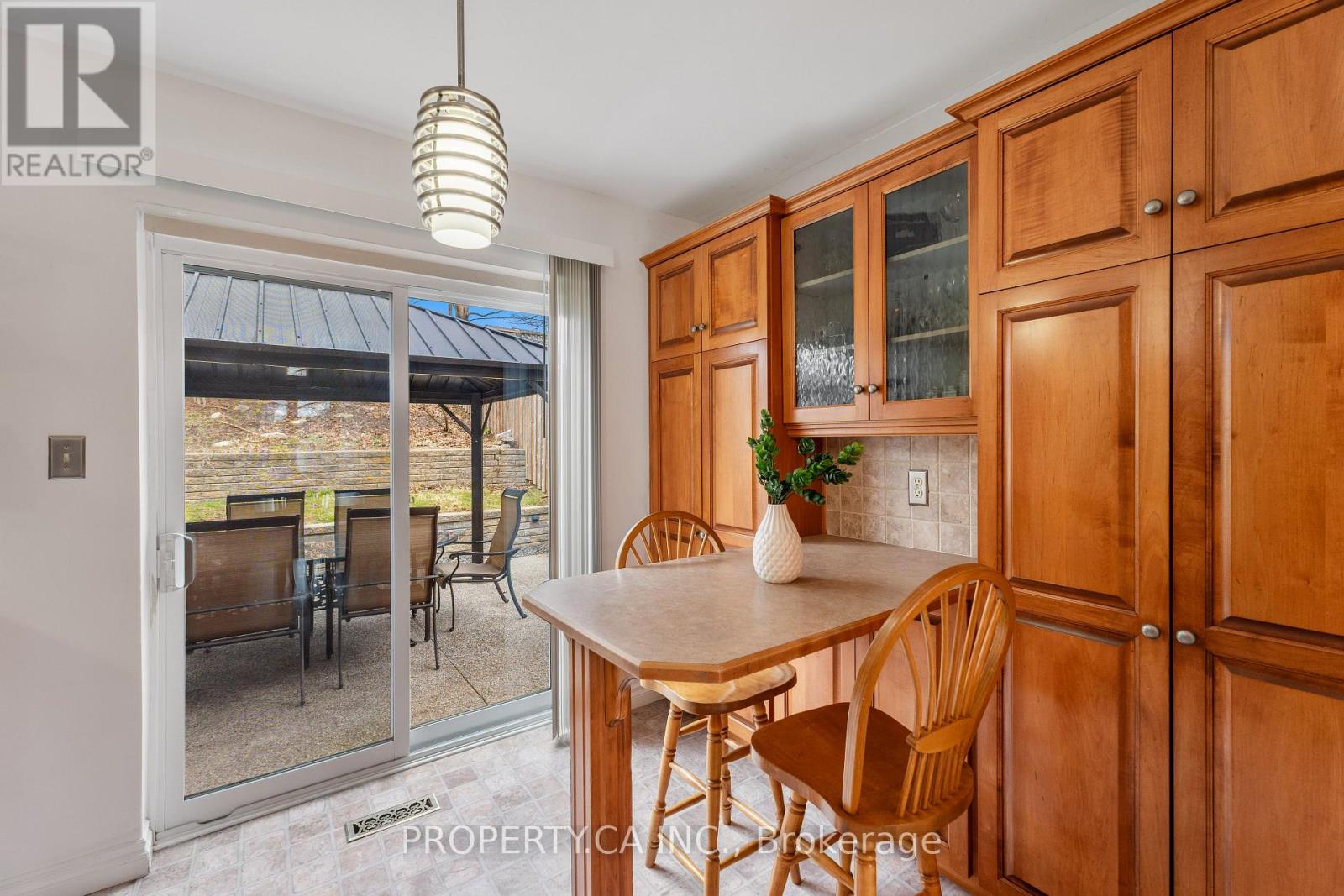 81 Stirling Macgregor Drive, Cambridge, Ontario  N1S 4P4 - Photo 8 - X12939418