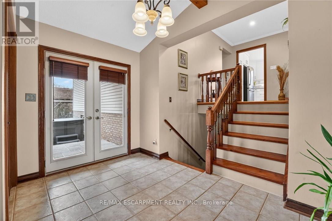 8 Killins Street, West Lincoln, Ontario L0R 2A0 - Photo 6 - X12939614