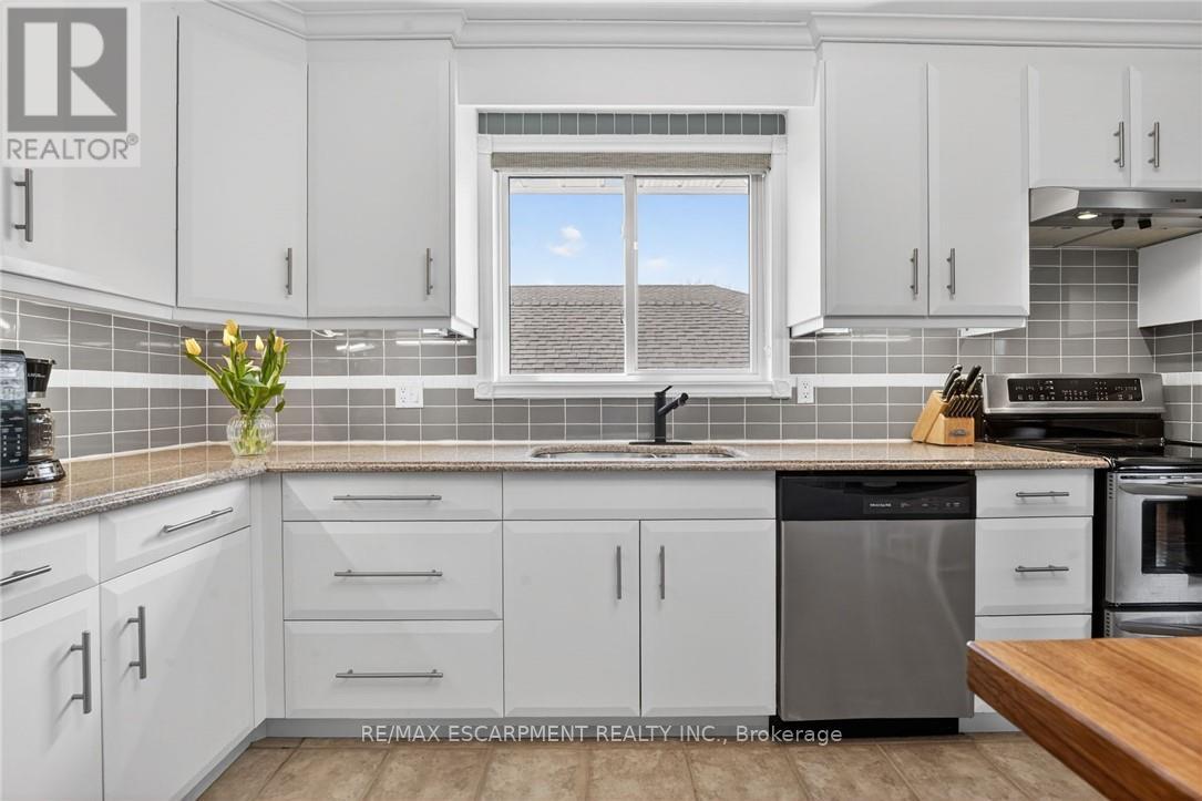 8 Killins Street, West Lincoln, Ontario L0R 2A0 - Photo 9 - X12939614