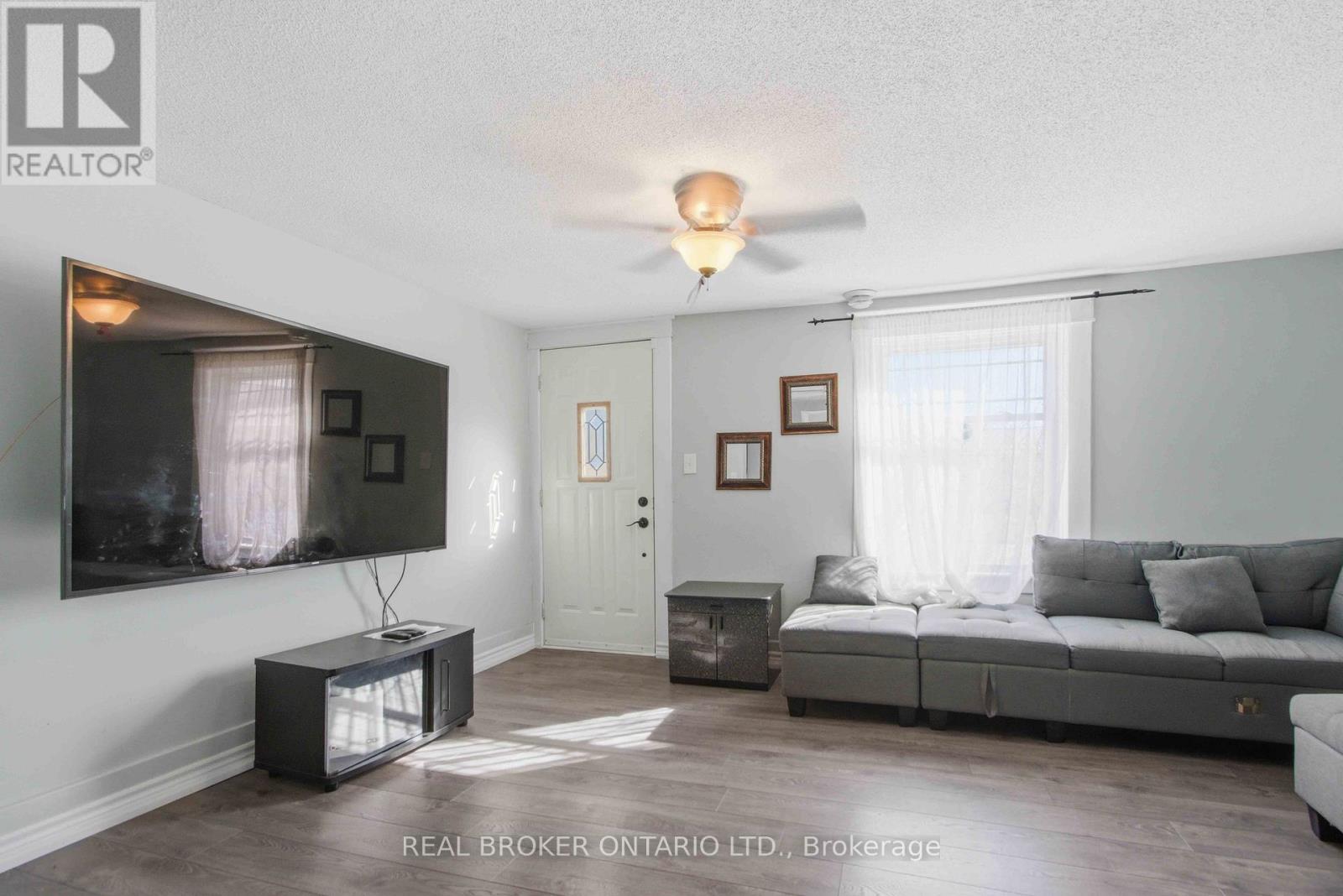 66 South John Street, Belleville, Ontario  K8N 3E3 - Photo 5 - X12939714