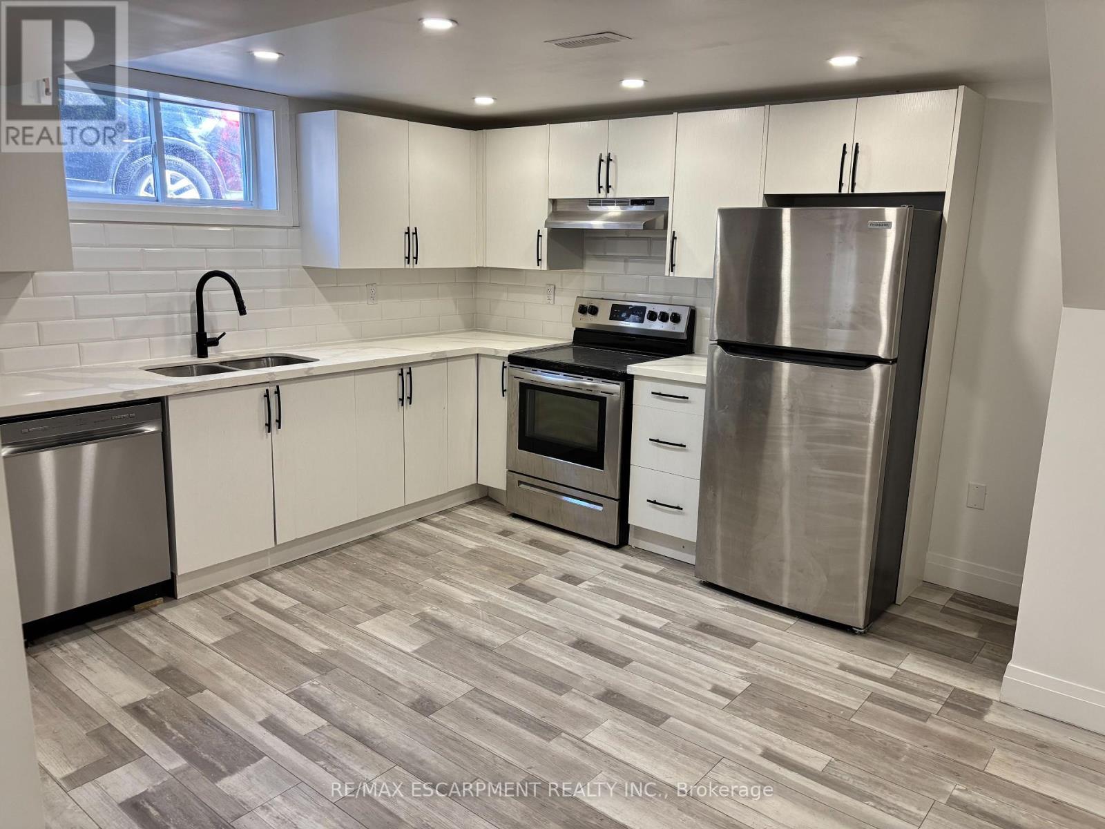 Lower - 118 Sutherland Street E, Haldimand, Ontario  N3W 1C6 - Photo 2 - X12939718