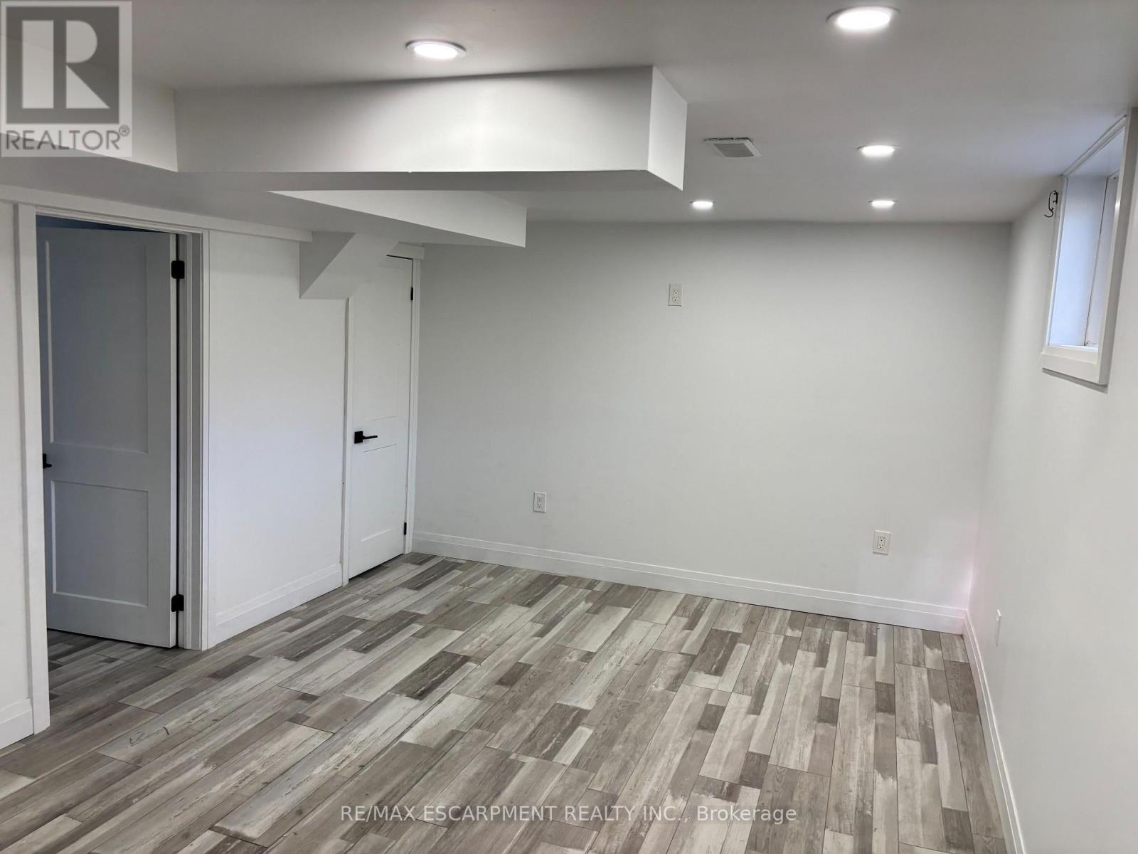 Lower - 118 Sutherland Street E, Haldimand, Ontario  N3W 1C6 - Photo 7 - X12939718